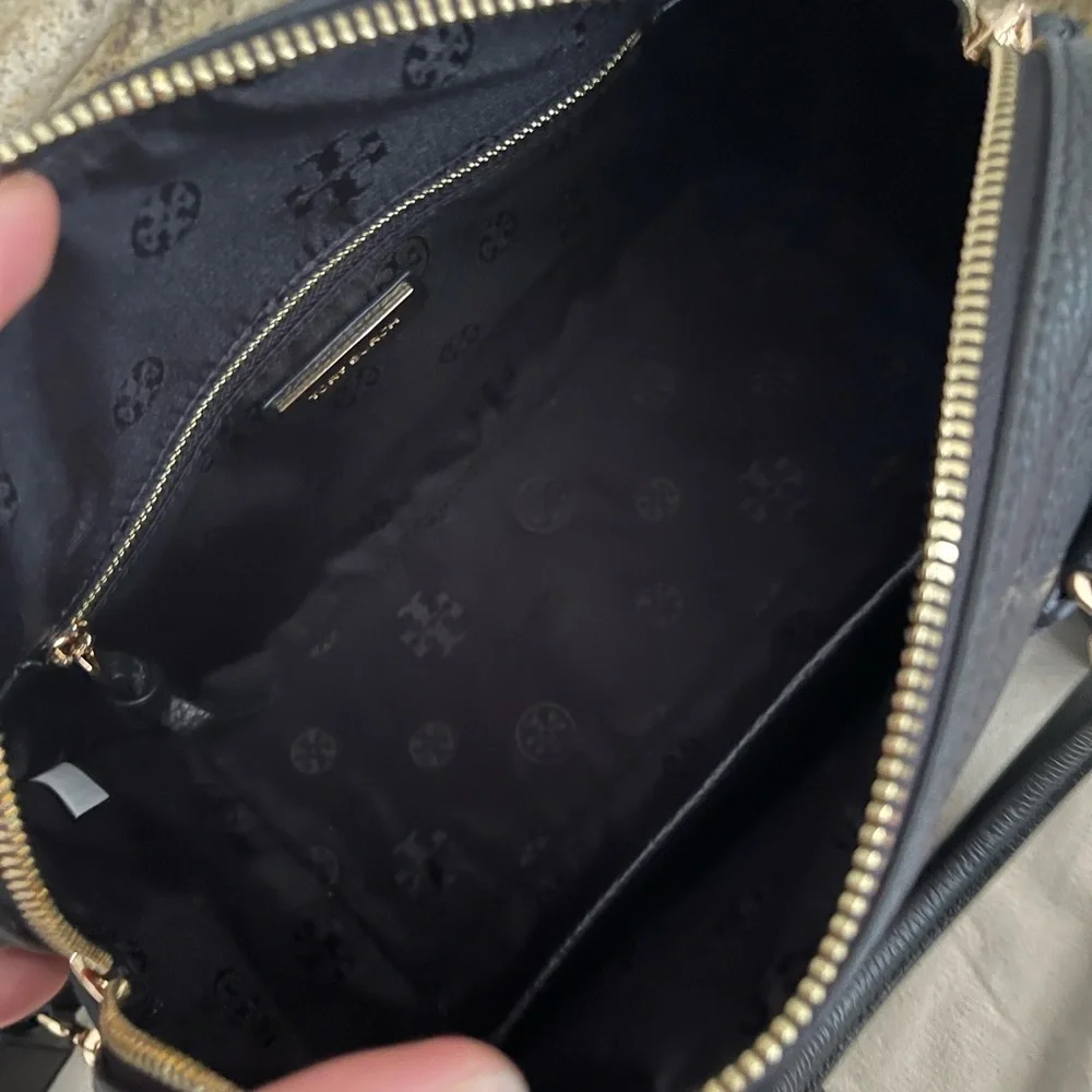New Tory burch thea black satchel 🖤 - Picture 3 of 11